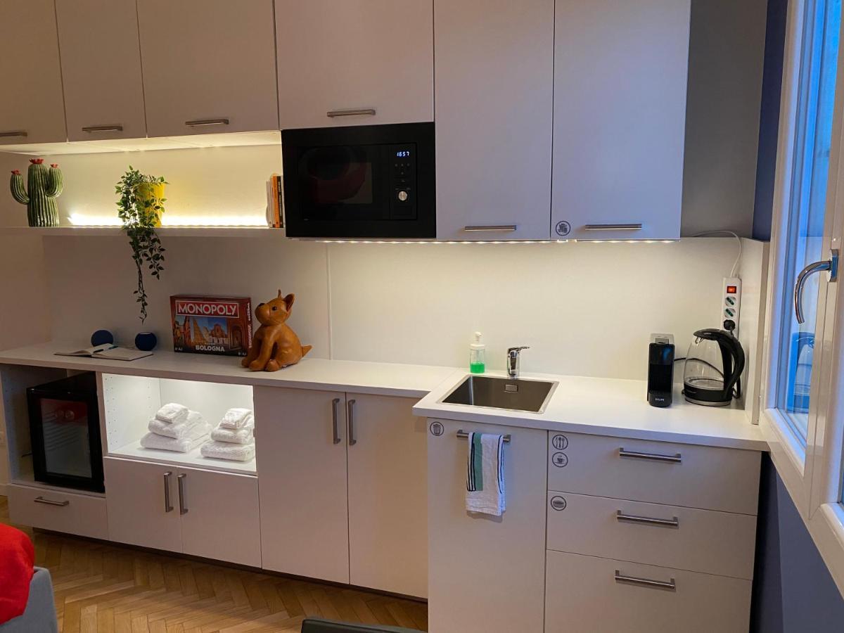 בולוניה Tra Le Torri B&B - Ampia Stanza Privata In Appartamento Con Bagno Privato Accessibile Da Corridoio מראה חיצוני תמונה