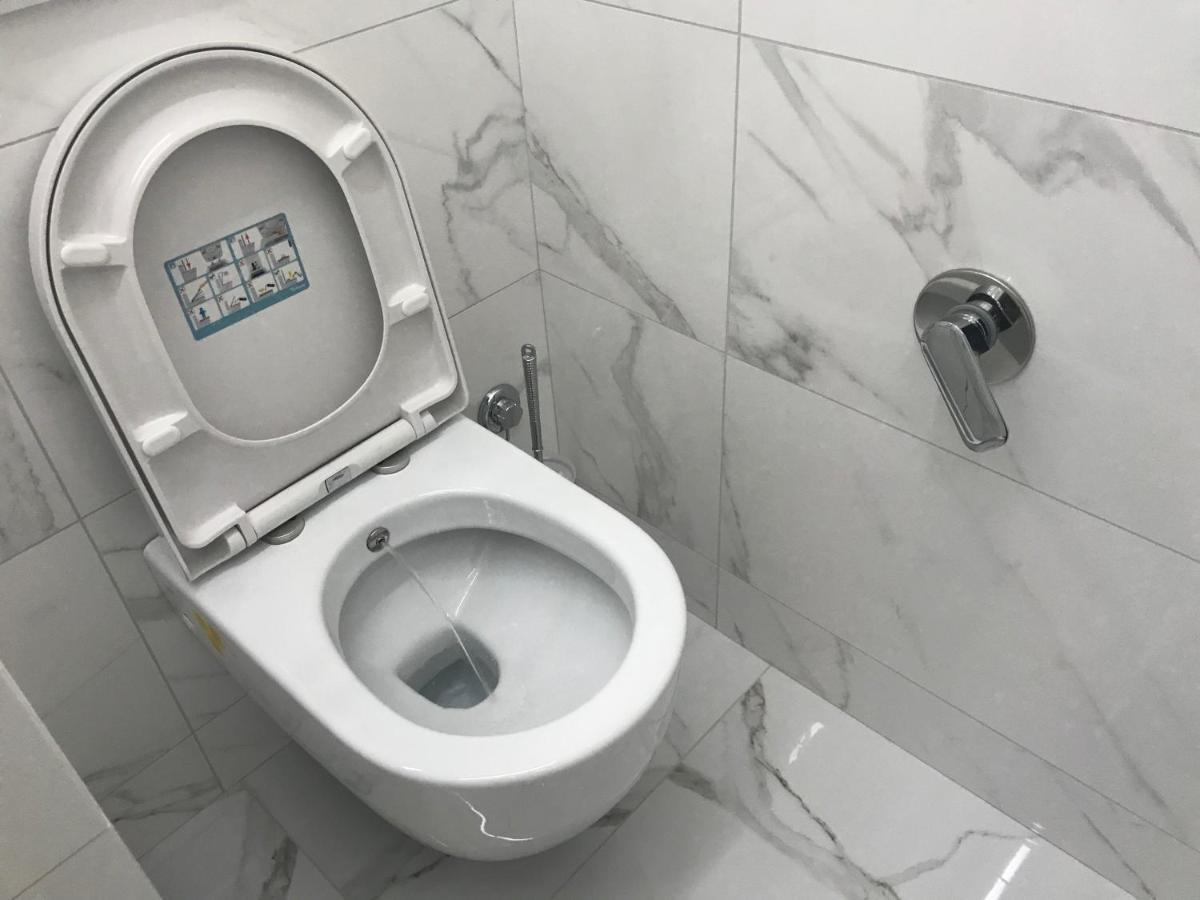 בולוניה Tra Le Torri B&B - Ampia Stanza Privata In Appartamento Con Bagno Privato Accessibile Da Corridoio מראה חיצוני תמונה