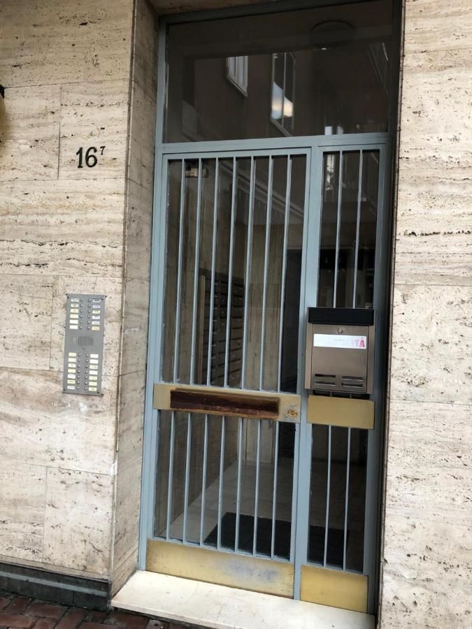 בולוניה Tra Le Torri B&B - Ampia Stanza Privata In Appartamento Con Bagno Privato Accessibile Da Corridoio מראה חיצוני תמונה